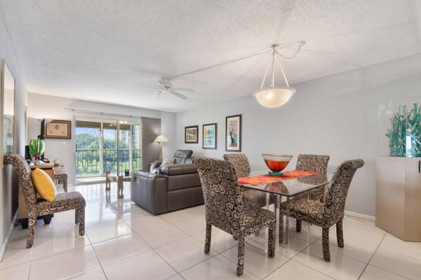 Delray Beach, FL 33446,6936 Huntington LN 304