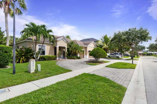 Lake Worth, FL 33467,9521 Sedgewood DR