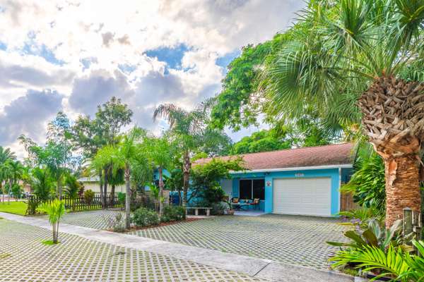 Lantana, FL 33462,545 S Lake DR