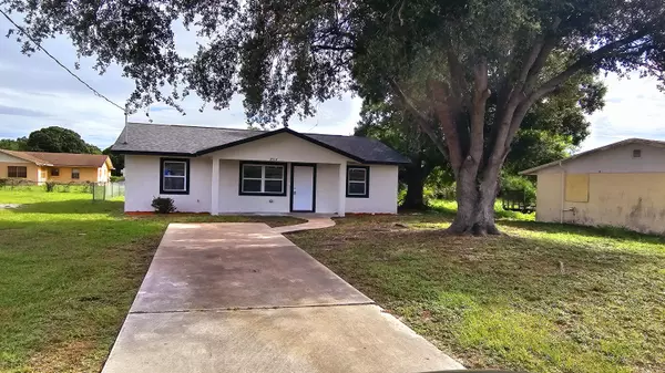 2514 Avenue Q, Fort Pierce, FL 34947