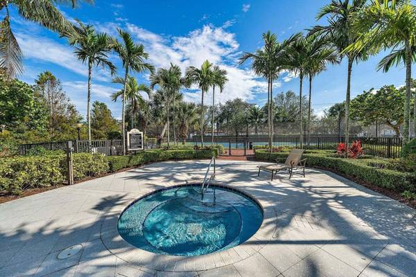 Palm Beach Gardens, FL 33418,4883 Pga BLVD 208