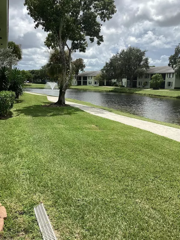 Palm Beach Gardens, FL 33418,201 Sabal Ridge CIR C