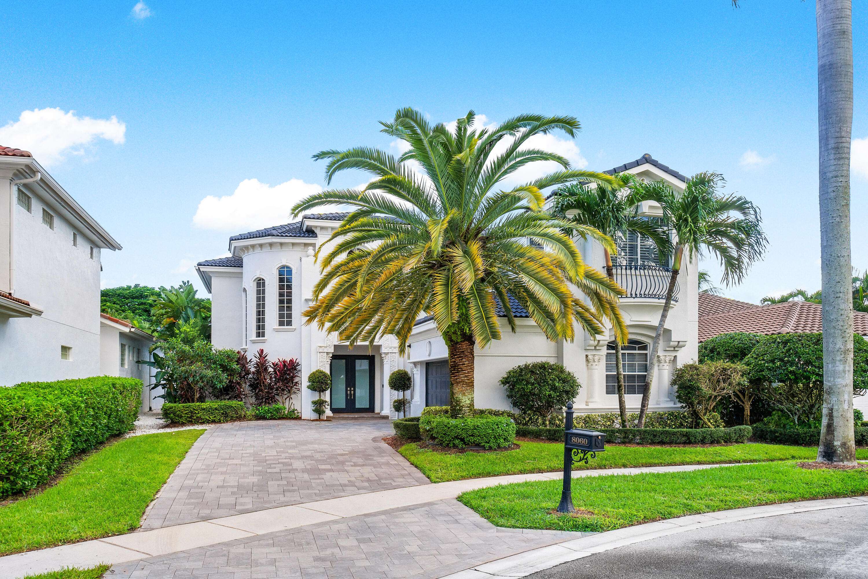 8060 Valhalla DR, Delray Beach, FL 33446