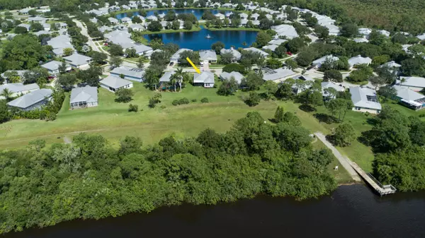 Port Saint Lucie, FL 34983,452 NE Canoe Park CIR