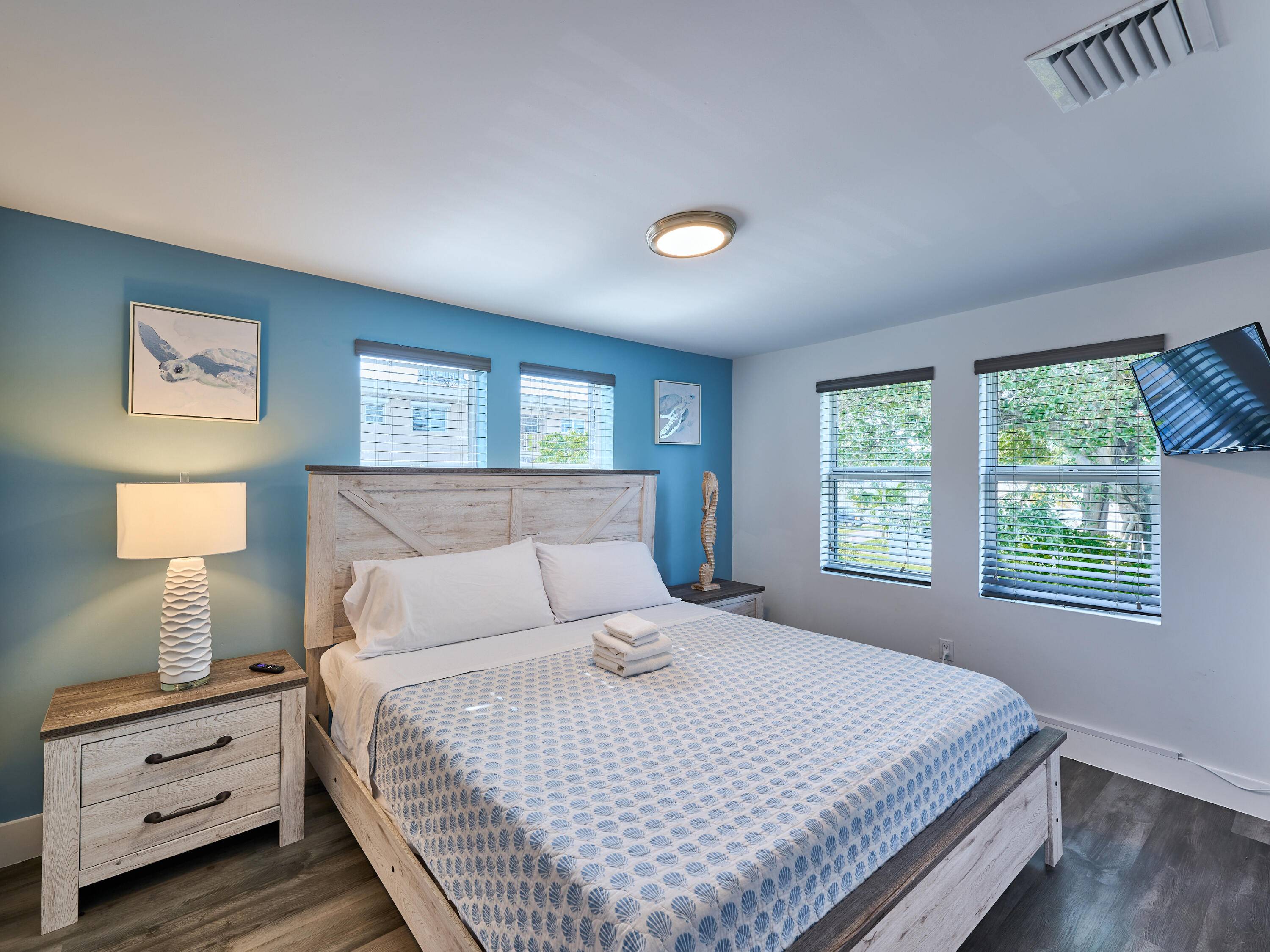 2020 Washington ST 8, Hollywood, FL 33020