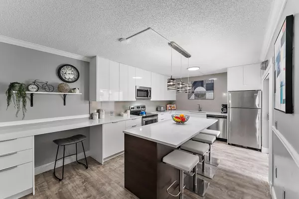 411 4th TER, Palm Beach Gardens, FL 33418