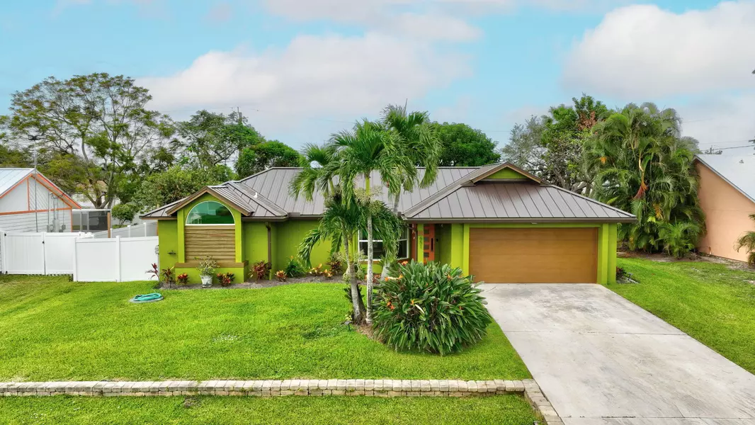 651 SW Mccracken AVE, Port Saint Lucie, FL 34953