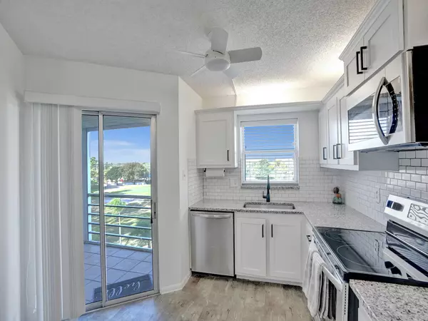 Lake Worth, FL 33467,3959 Via Poinciana 502