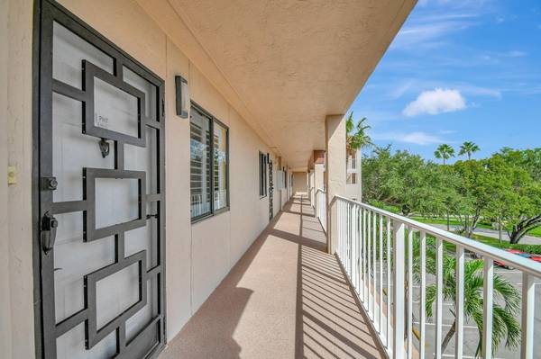 Delray Beach, FL 33484,6149 Pointe Regal CIR 407 (Ph-7)