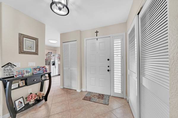 Royal Palm Beach, FL 33411,61 W W Seminole CT 61