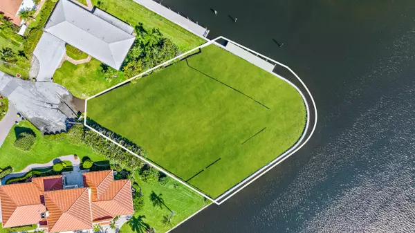 Hobe Sound, FL 33455,8595 SE Palm ST