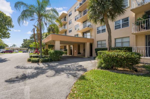 500 Executive Center DR 4-J,  West Palm Beach,  FL 33401