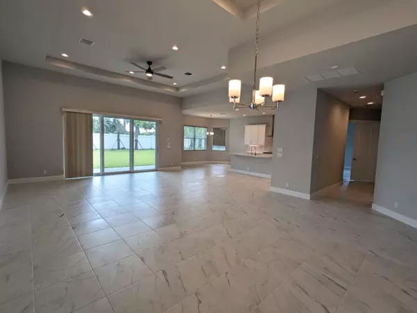 Palm Beach Gardens, FL 33412,9292 Crestview CIR