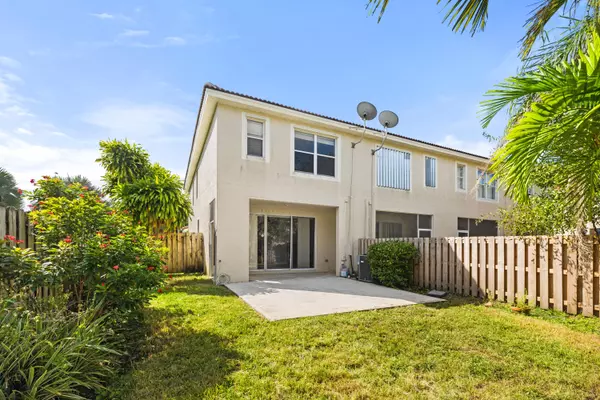 9651 Lago DR, Boynton Beach, FL 33437