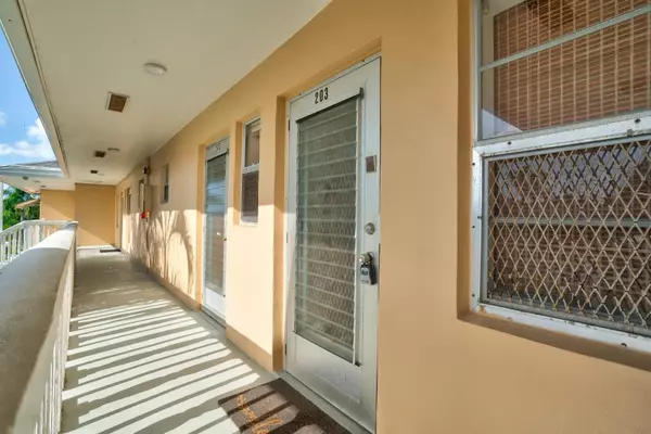Boynton Beach, FL 33435,2111 NE 1st 203 CT 203
