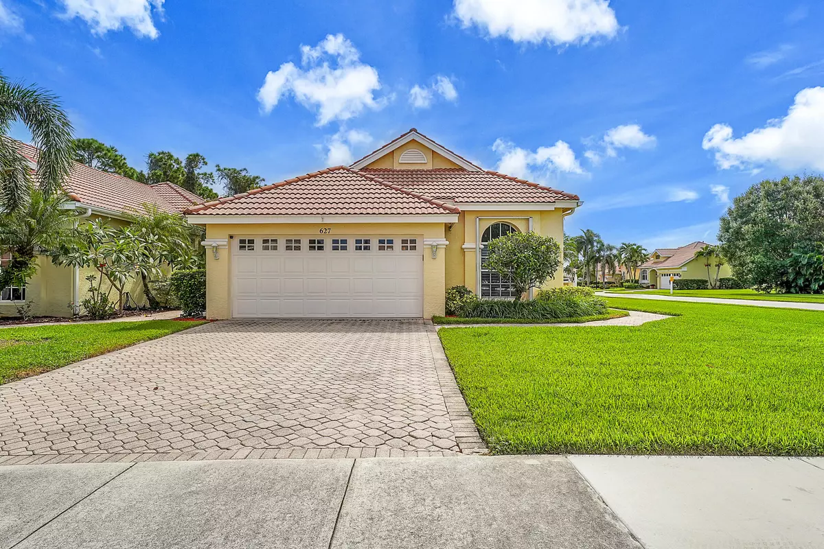 Port Saint Lucie, FL 34986,627 SW St Thomas CV