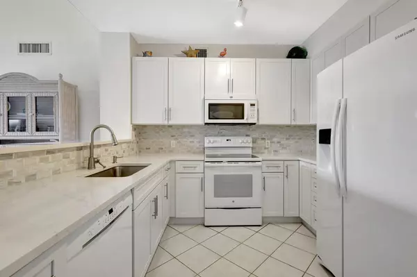 West Palm Beach, FL 33407,1805 N Flagler DR 307