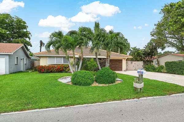 Lantana, FL 33462,817 S Lake DR