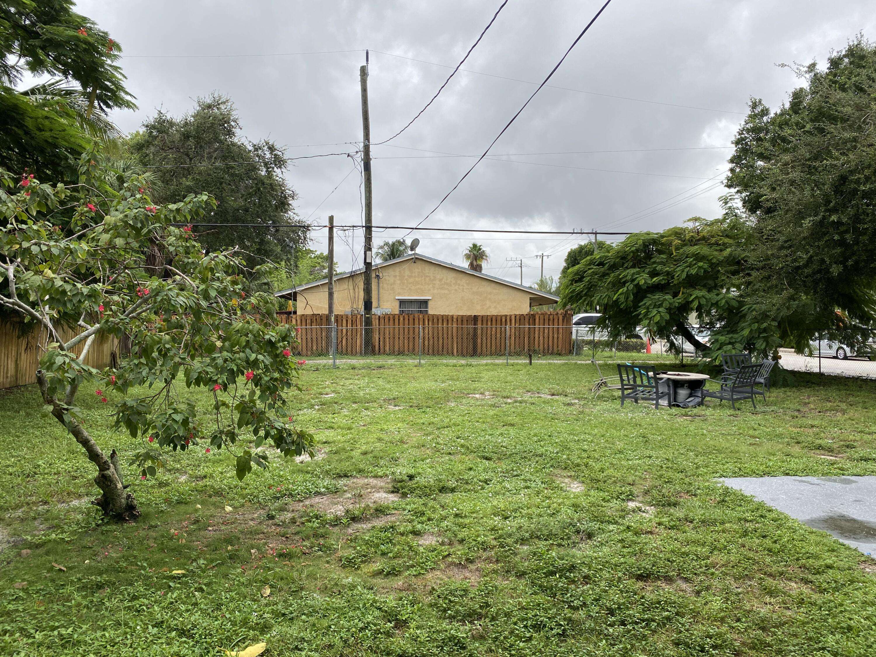 Lake Worth Beach, FL 33460,301 S M ST 5