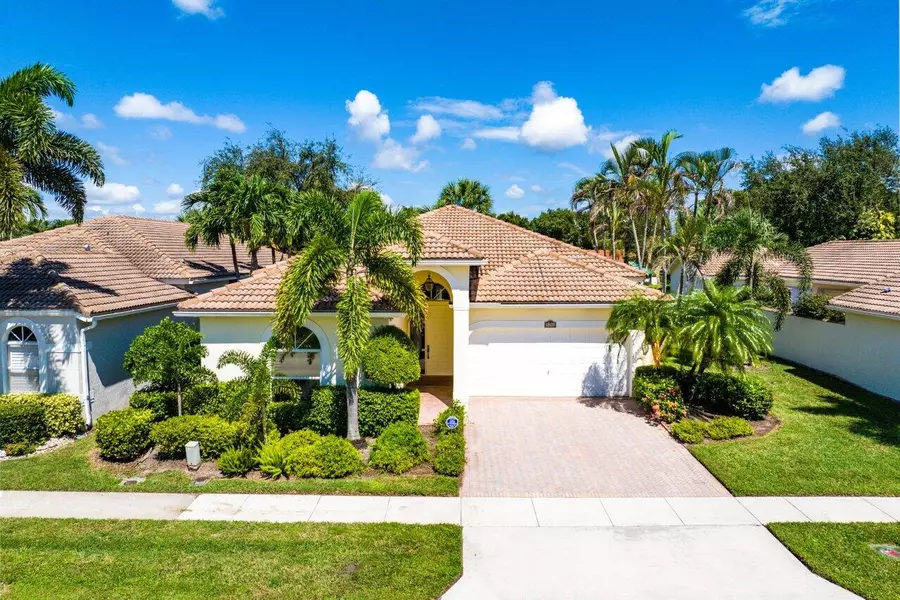 5151 Ventura DR, Delray Beach, FL 33484