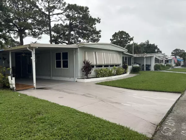 Lantana, FL 33462,6172 Holly Ln