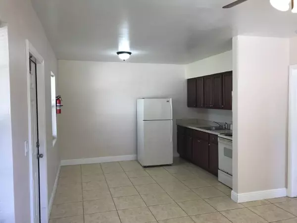 Lake Worth, FL 33461,4820 Maine ST 2