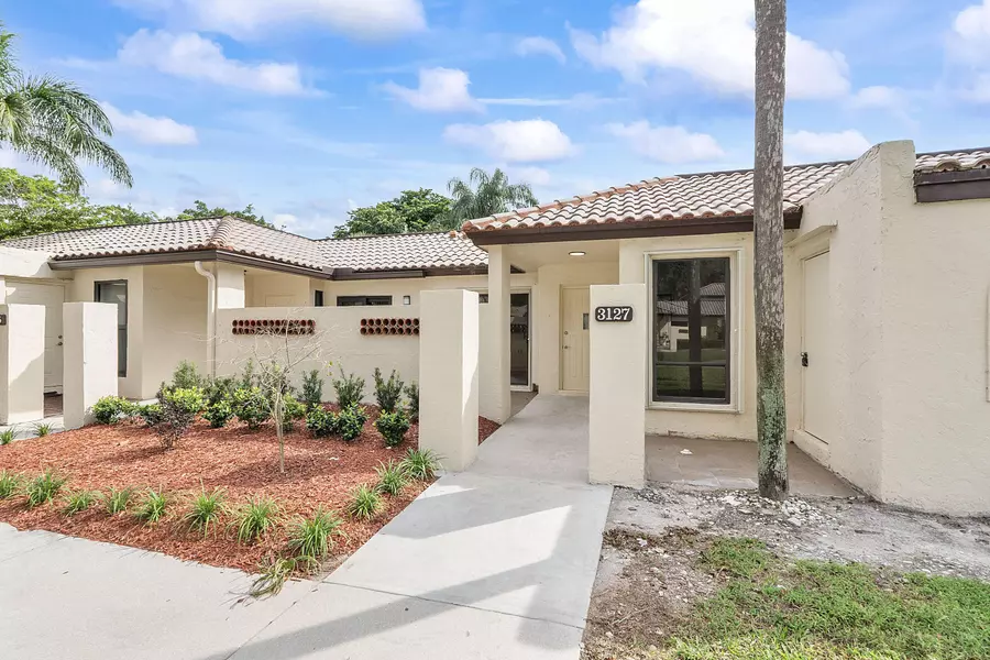 3127 Kingswood TER, Boca Raton, FL 33431