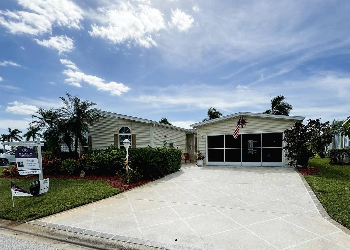 Port Saint Lucie, FL 34952,3005 Indigo Bunting CT