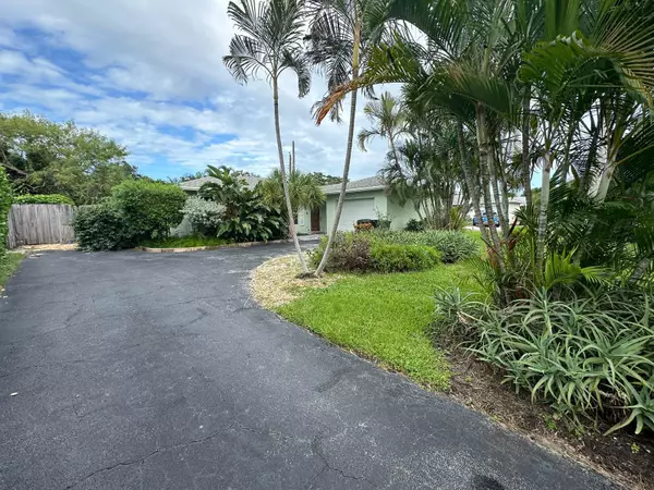 Delray Beach, FL 33444,521 Jaeger DR