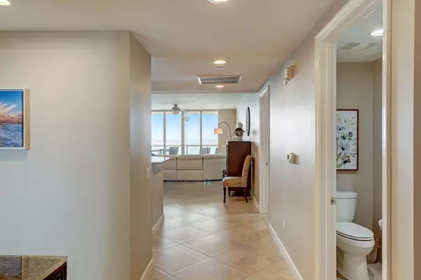 Riviera Beach, FL 33404,2650 Lake Shore 804 DR 804
