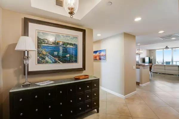 Riviera Beach, FL 33404,2650 Lake Shore 804 DR 804