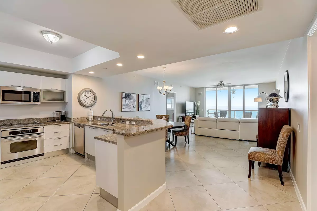 Riviera Beach, FL 33404,2650 Lake Shore 804 DR 804