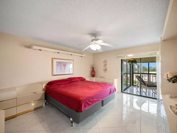 Delray Beach, FL 33446,7380 S Oriole BLVD 507 N