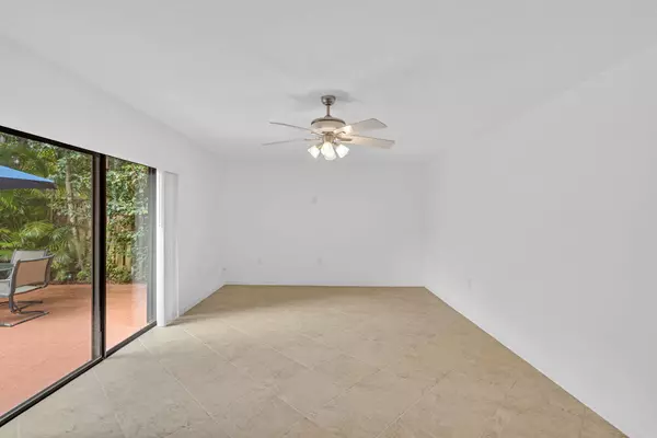 Delray Beach, FL 33445,2948 SW 22nd CIR 5d