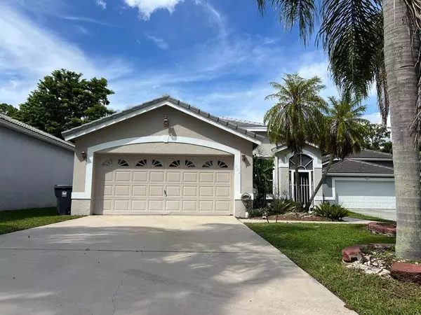 922 Lake Wellington DR, Wellington, FL 33414