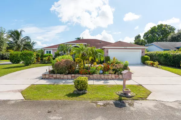 945 NW 38th TER, Delray Beach, FL 33445