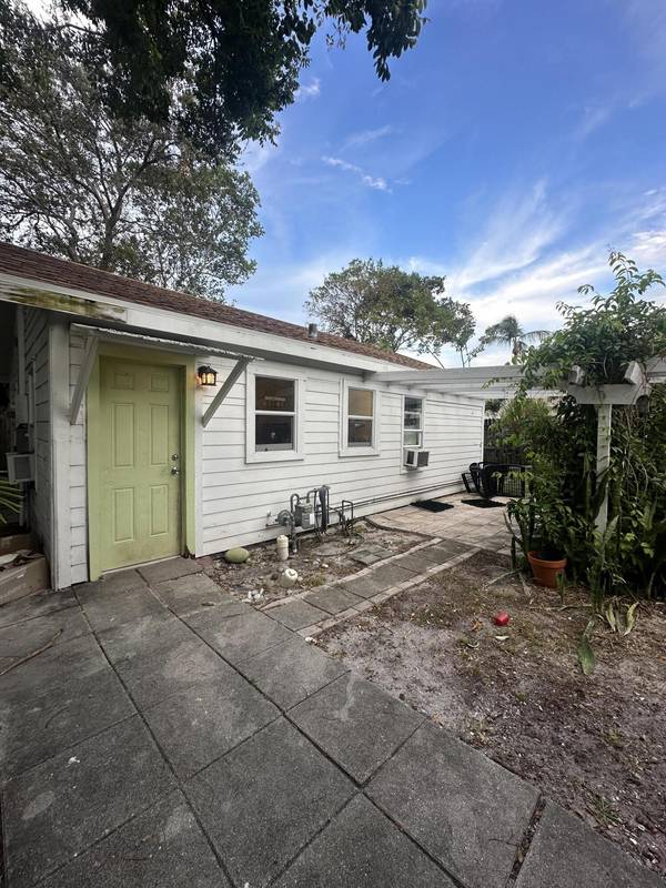 727 S M ST 2, Lake Worth Beach, FL 33460