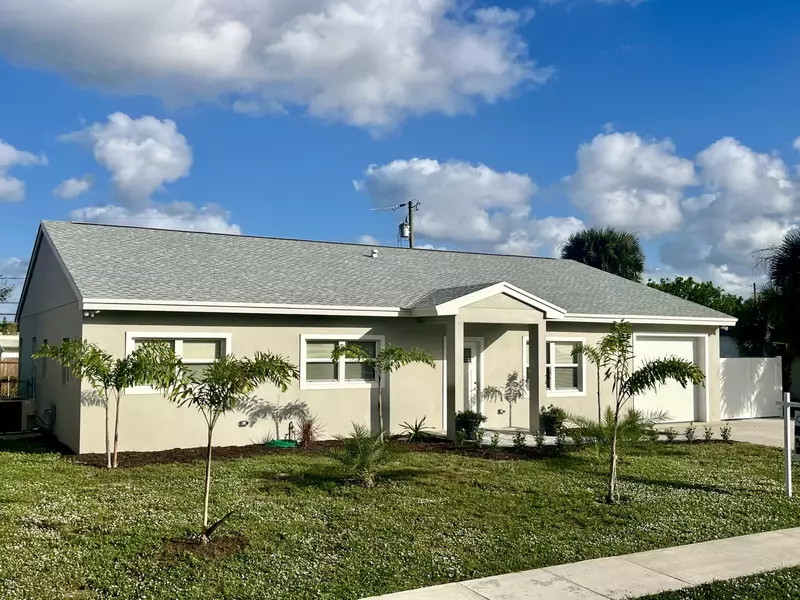 9122 Bamboo DR, Palm Beach Gardens, FL 33410