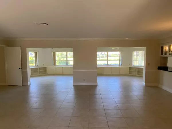 Lake Worth, FL 33462,321 S Villa DR