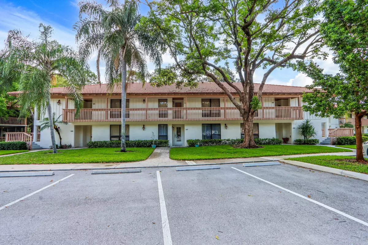 Palm Beach Gardens, FL 33418,133 Brackenwood RD