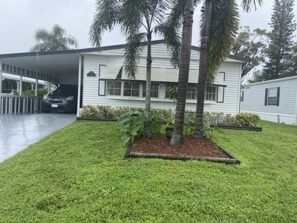 8 El Segundo, Port Saint Lucie, FL 34952