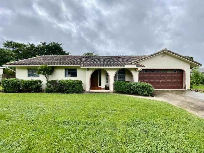 4886 Vilma LN, West Palm Beach, FL 33417