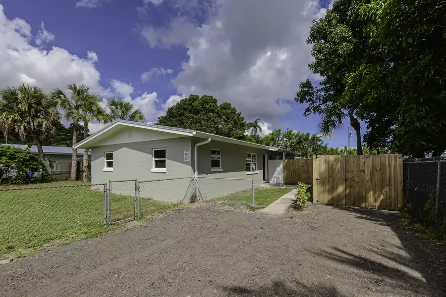 377 SE Tejon ST, Stuart, FL 34996