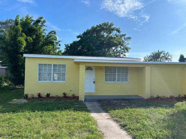 5840 Banana RD, West Palm Beach, FL 33413