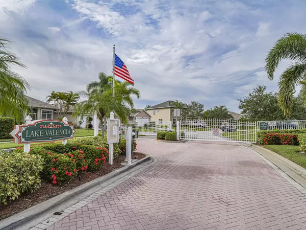 Vero Beach, FL 32968,545 SW Valencia CIR