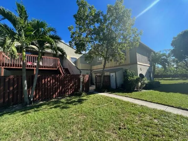 24 Crossings CIR B, Boynton Beach, FL 33435