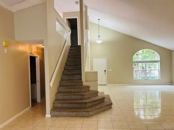 Palm Beach Gardens, FL 33418,459 Woodview CIR