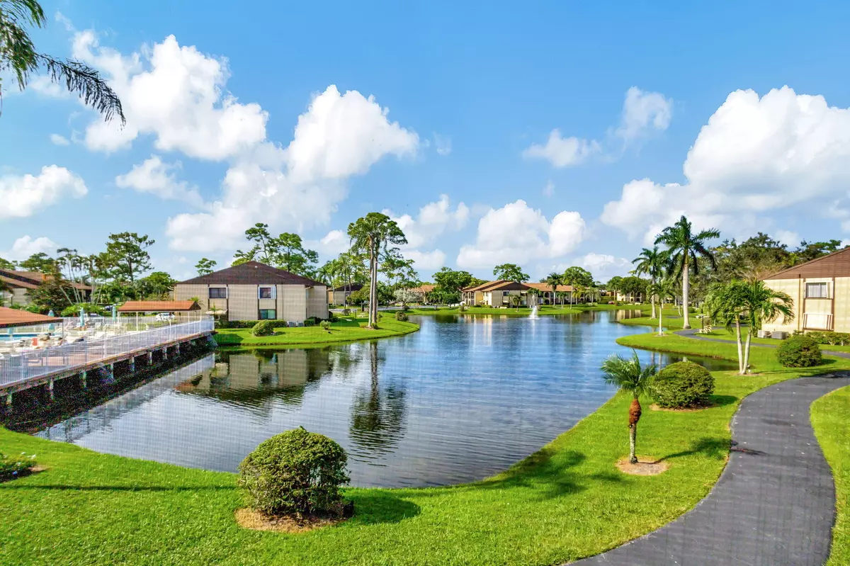 Greenacres, FL 33463,203 Pine Hov CIR B-2