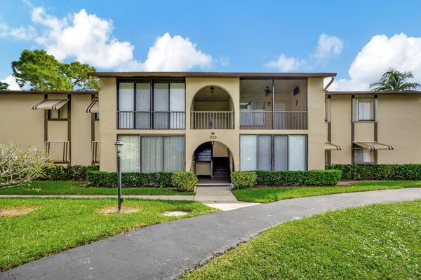 Greenacres, FL 33463,203 Pine Hov CIR B-2