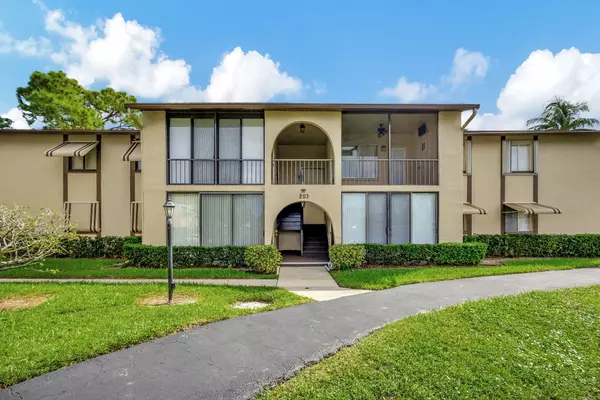 Greenacres, FL 33463,203 Pine Hov CIR B-2